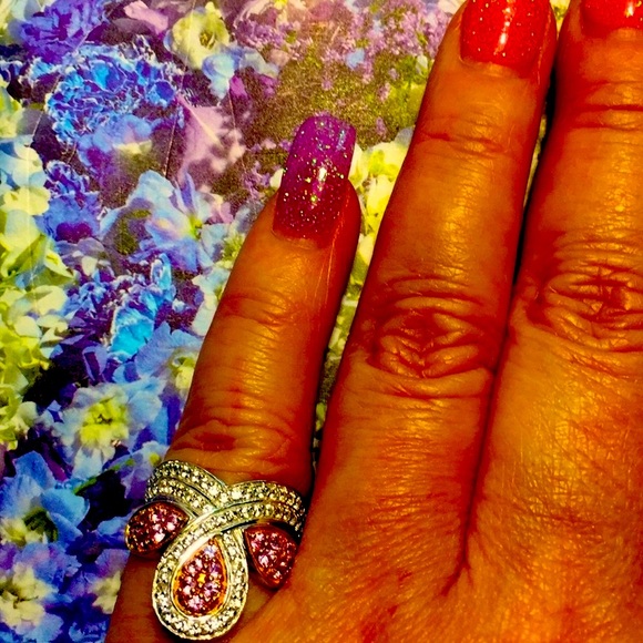 FLASH SALE. 1 HOUR. THIS IS A BUBBLE GUM PINK RING - Picture 9 of 15